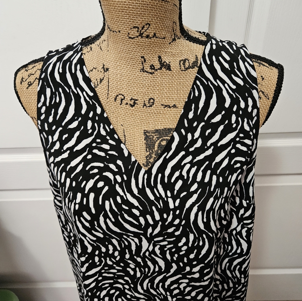 NEW ☆ Nine West Top, Size Large, Brand NEW!